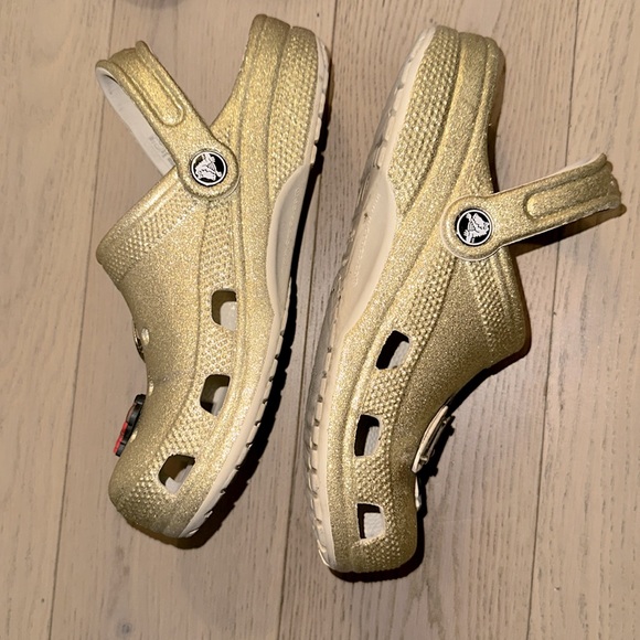 😍WOMEN GLITTER CROCS BUNDLE WITH CHARMS. Size 6, used gently in great condition - Picture 13 of 14